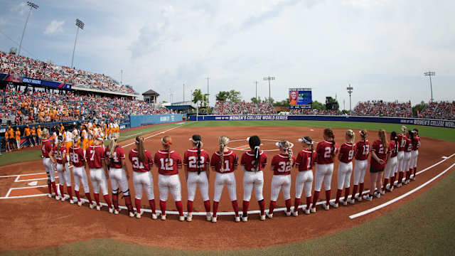 Alabama softball team at WCWS